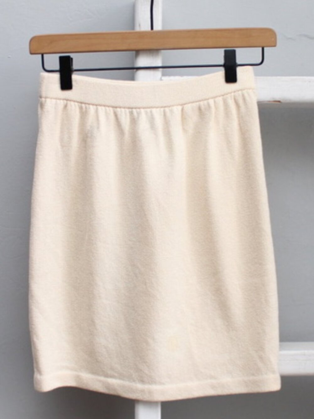 St. John Evening Cream Knit Knee-Length Pencil Skirt Size 2